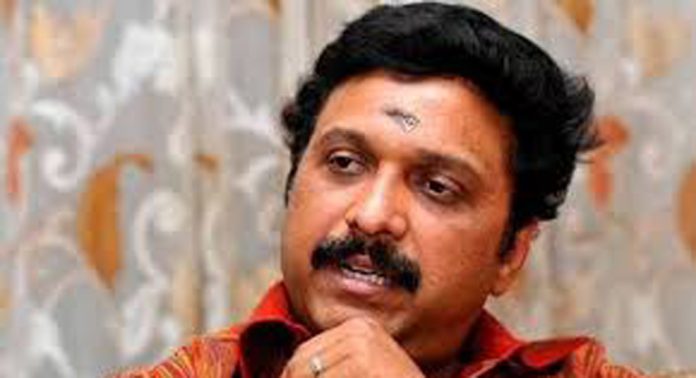 ഓട്ടോ ഡ്രൈവർക്ക് 20,000 രൂപ പിഴയിടാക്കിയ സംഭവം ; പുനഃപരിശോധിക്കാൻ നിർദേശം നൽകി മന്ത്രി കെ ബി ഗണേഷ് കുമാർ ഓട്ടോ ഡ്രൈവർക്ക് 20,000 രൂപ പിഴയിടാക്കിയ സംഭവം ; പുനഃപരിശോധിക്കാൻ നിർദേശം നൽകി മന്ത്രി കെ ബി ഗണേഷ് കുമാർ