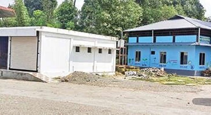 ചെങ്ങന്നൂർ നഗരസഭ പണിത വഴിയോര വിശ്രമകേന്ദ്രവും മാലിന്യസംസ്കരണ പ്ലാന്റും നോക്ക് കുത്തിയാകുന്നു ചെങ്ങന്നൂർ നഗരസഭ പണിത വഴിയോര വിശ്രമകേന്ദ്രവും മാലിന്യസംസ്കരണ പ്ലാന്റും നോക്ക് കുത്തിയാകുന്നു