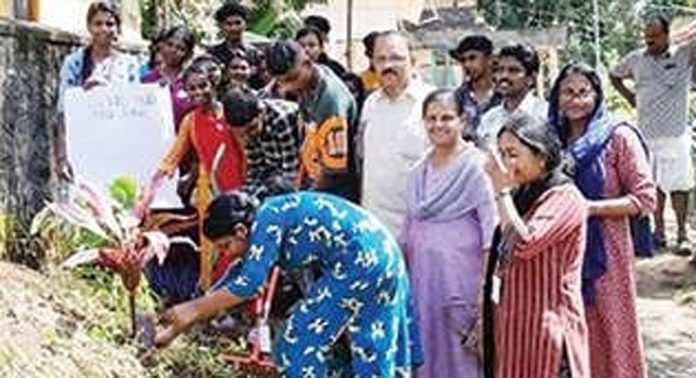 എഴുമറ്റൂർ ഗവ.ഹയർ സെക്കൻഡറി സ്കൂൾ നാഷണൽ സർവീസ് സ്കീം സപ്തദിന സഹവാസ ക്യാമ്പ് ഉദ്ഘാടനം ചെയ്തു എഴുമറ്റൂർ ഗവ.ഹയർ സെക്കൻഡറി സ്കൂൾ നാഷണൽ സർവീസ് സ്കീം സപ്തദിന സഹവാസ ക്യാമ്പ് ഉദ്ഘാടനം ചെയ്തു