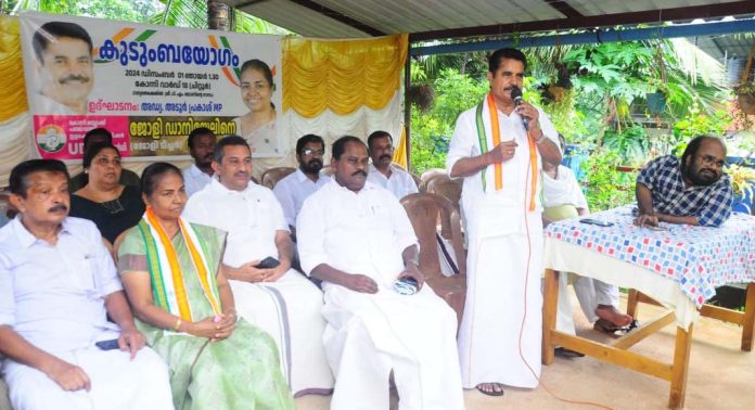കൂറുമാറ്റത്തിലൂടെ നാടിൻ്റെ വികസനം തടഞ്ഞവർക്കെതിരെ ജനം വിധിയെഴുതും : അടൂർ പ്രകാശ് എം.പി കൂറുമാറ്റത്തിലൂടെ നാടിൻ്റെ വികസനം തടഞ്ഞവർക്കെതിരെ ജനം വിധിയെഴുതും : അടൂർ പ്രകാശ് എം.പി