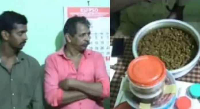 മലപ്പുറം വെണ്ടേക്കുംപൊട്ടിയിൽ കാട്ടിറച്ചിയുമായി രണ്ട് പേർ പിടിയിൽ മലപ്പുറം വെണ്ടേക്കുംപൊട്ടിയിൽ കാട്ടിറച്ചിയുമായി രണ്ട് പേർ പിടിയിൽ