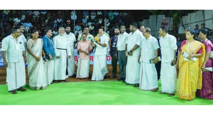 41-ാമത് ഓൾ കേരള ഡിപ്പാർട്ട്മെൻ്റ് വോളിബോൾ ടൂർണ്ണമെൻ്റ് ഏഴോലി എ.എസ്.സി ഫെള്ഡ് ലൈറ്റ് സ്റ്റേഡിയത്തിൽ ആരംഭിച്ചു 41-ാമത് ഓൾ കേരള ഡിപ്പാർട്ട്മെൻ്റ് വോളിബോൾ ടൂർണ്ണമെൻ്റ് ഏഴോലി എ.എസ്.സി ഫെള്ഡ് ലൈറ്റ് സ്റ്റേഡിയത്തിൽ ആരംഭിച്ചു