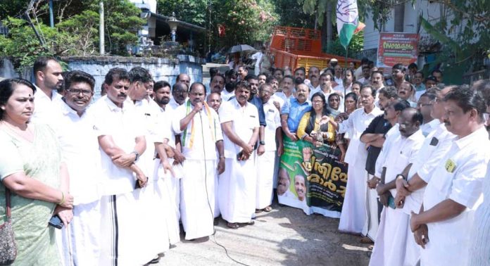 വൈദ്യുതി ചാര്ജ് വര്ദ്ധനവ് ജനങ്ങളോടുള്ള വെല്ലുവിളി : പ്രൊഫ. സതീഷ് കൊച്ചു പറമ്പില് വൈദ്യുതി ചാര്ജ് വര്ദ്ധനവ് ജനങ്ങളോടുള്ള വെല്ലുവിളി : പ്രൊഫ. സതീഷ് കൊച്ചു പറമ്പില്