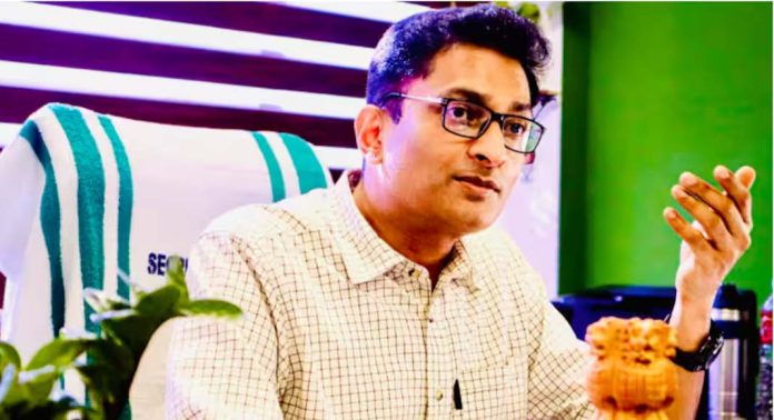 സസ്പെൻഷനിലായ എൻ. പ്രശാന്ത് ഐഎഎസിന് ചാർജ് മെമ്മോ സസ്പെൻഷനിലായ എൻ. പ്രശാന്ത് ഐഎഎസിന് ചാർജ് മെമ്മോ