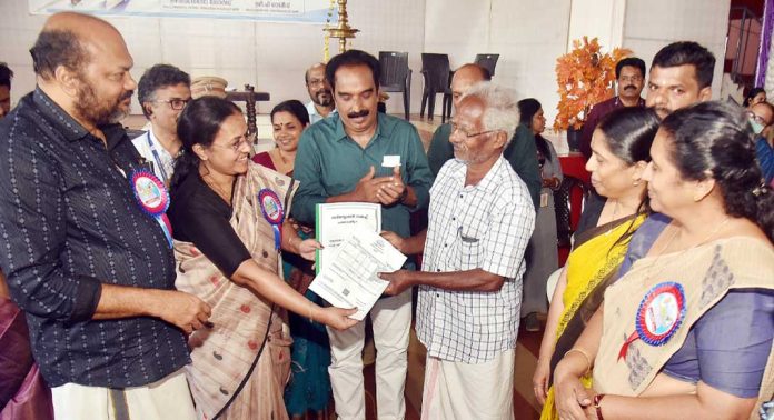 ജോണിന്റെ ജീവിതവും തെളിഞ്ഞു ജോണിന്റെ ജീവിതവും തെളിഞ്ഞു