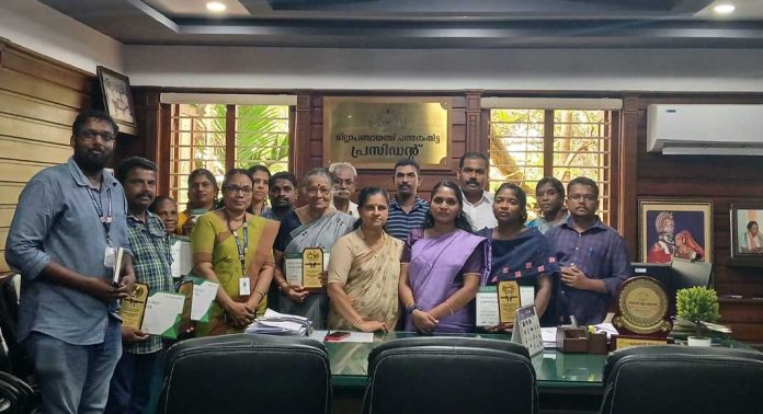 ലോക ടോയിലറ്റ് ഡേ ക്യാമ്പയിൻ 2024 സമാപിച്ചു : ഐഎച്ച്എച്ച്എൽ ഗുണഭോക്താക്കൾക്കും ടേക്ക് എ ബ്രേക്കുകൾക്കും ആദരം ലോക ടോയിലറ്റ് ഡേ ക്യാമ്പയിൻ 2024 സമാപിച്ചു : ഐഎച്ച്എച്ച്എൽ ഗുണഭോക്താക്കൾക്കും ടേക്ക് എ ബ്രേക്കുകൾക്കും ആദരം