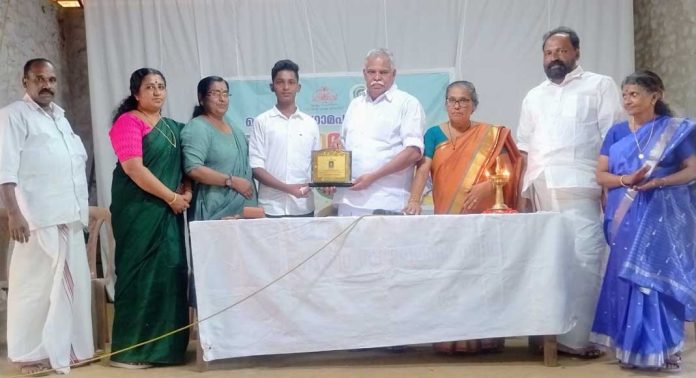 കേരളോത്സവ ചടങ്ങില് ആദരിച്ചു കേരളോത്സവ ചടങ്ങില് ആദരിച്ചു