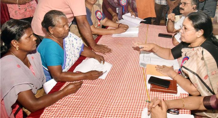 വസ്തുവിന്റെ കുരുക്കഴിക്കാന് അര നൂറ്റാണ്ടിലധികമെടുത്തെങ്കിലും വസ്തുവിന്റെ കുരുക്കഴിക്കാന് അര നൂറ്റാണ്ടിലധികമെടുത്തെങ്കിലും