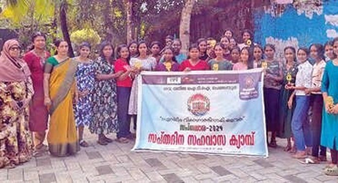 ചെങ്ങന്നൂർ ഗവ. വനിതാ ഐ.ടി.ഐ.യിലെ എൻ.എസ്.എസ്. യൂണിറ്റിന്റെ സപ്തദിന സഹവാസ ക്യാമ്പ് സമാപിച്ചു ചെങ്ങന്നൂർ ഗവ. വനിതാ ഐ.ടി.ഐ.യിലെ എൻ.എസ്.എസ്. യൂണിറ്റിന്റെ സപ്തദിന സഹവാസ ക്യാമ്പ് സമാപിച്ചു