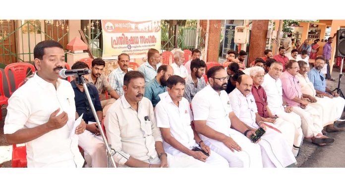 ആന എഴുന്നെള്ളിപ്പും ആചാരങ്ങളും സംരക്ഷിക്കാൻ കമ്മീഷനെ നിയമിക്കണം ; അഡ്വ. പ്രമോദ് നാരായണൻ എംഎല്എ ആന എഴുന്നെള്ളിപ്പും ആചാരങ്ങളും സംരക്ഷിക്കാൻ കമ്മീഷനെ നിയമിക്കണം ; അഡ്വ. പ്രമോദ് നാരായണൻ എംഎല്എ