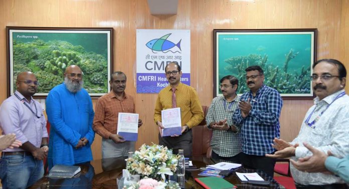 സമുദ്രമേഖലയിലെ വികസന പദ്ധതികൾക്ക് സിഎംഎഫ്ആർഐ സംസ്ഥാന സർക്കാരുമായി കൈകോർക്കുന്നു സമുദ്രമേഖലയിലെ വികസന പദ്ധതികൾക്ക് സിഎംഎഫ്ആർഐ സംസ്ഥാന സർക്കാരുമായി കൈകോർക്കുന്നു
