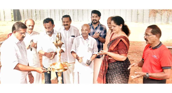 വര്ഷങ്ങള്ക്ക് ശേഷം ഏരീസ്കലാനിലയം രക്തരക്ഷസ് നാടകവുമായി പത്തനംതിട്ടയില് വര്ഷങ്ങള്ക്ക് ശേഷം ഏരീസ്കലാനിലയം രക്തരക്ഷസ് നാടകവുമായി പത്തനംതിട്ടയില്