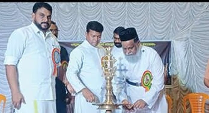 പരുമല സെയ്ന്റ് ഫ്രാൻസിസ് റോമൻ കത്തോലിക്കാ പള്ളിയിലെ പാദുകാവൽ തിരുനാളിനോടനുബന്ധിച്ച് ഇടവകദിനാഘോഷം നടന്നു പരുമല സെയ്ന്റ് ഫ്രാൻസിസ് റോമൻ കത്തോലിക്കാ പള്ളിയിലെ പാദുകാവൽ തിരുനാളിനോടനുബന്ധിച്ച് ഇടവകദിനാഘോഷം നടന്നു