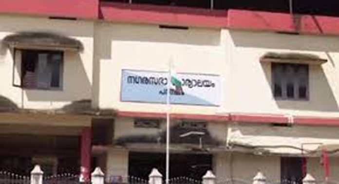 പന്തളം നഗരസഭയിൽ ആശയക്കുഴപ്പം തുടരുന്നു പന്തളം നഗരസഭയിൽ ആശയക്കുഴപ്പം തുടരുന്നു