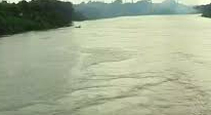 പെരിയാറില് കാണാതായ യുവാവിന്റെ മൃതദേഹം കണ്ടെത്തി പെരിയാറില് കാണാതായ യുവാവിന്റെ മൃതദേഹം കണ്ടെത്തി