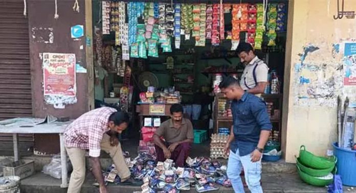 റാന്നിയില് നിരോധിത പുകയില ഉല്പ്പന്നങ്ങള് വില്പ്പനയ്ക്കായി സൂക്ഷിച്ച സ്റ്റേഷനറി കടയുടമയെ പോലീസ് അറസ്റ്റ് ചെയ്തു റാന്നിയില് നിരോധിത പുകയില ഉല്പ്പന്നങ്ങള് വില്പ്പനയ്ക്കായി സൂക്ഷിച്ച സ്റ്റേഷനറി കടയുടമയെ പോലീസ് അറസ്റ്റ് ചെയ്തു
