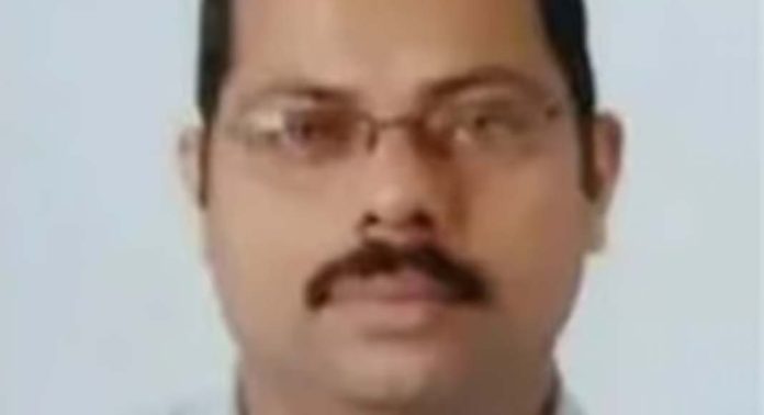 കട്ടപ്പനയിൽ ആത്മഹത്യ ചെയ്ത സാബു തോമസിന്റെ നിക്ഷേപം തിരികെ നൽകി സൊസൈറ്റി കട്ടപ്പനയിൽ ആത്മഹത്യ ചെയ്ത സാബു തോമസിന്റെ നിക്ഷേപം തിരികെ നൽകി സൊസൈറ്റി