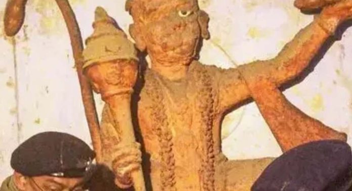 സംഭാലിലെ ശിവ ഹനുമാൻ ക്ഷേത്രത്തിൽ പൂജകളും പ്രാർത്ഥനകളും നടന്നു സംഭാലിലെ ശിവ ഹനുമാൻ ക്ഷേത്രത്തിൽ പൂജകളും പ്രാർത്ഥനകളും നടന്നു