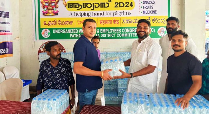 ശബരിമല ഹെൽപ്പ് ഡസ്ക്കിന് ഒരു ലോഡ് മിനറൽ വാട്ടർ നൽകി ജിസിസി ഗ്രൂപ്പ് ചെയർമാൻ ശബരിമല ഹെൽപ്പ് ഡസ്ക്കിന് ഒരു ലോഡ് മിനറൽ വാട്ടർ നൽകി ജിസിസി ഗ്രൂപ്പ് ചെയർമാൻ