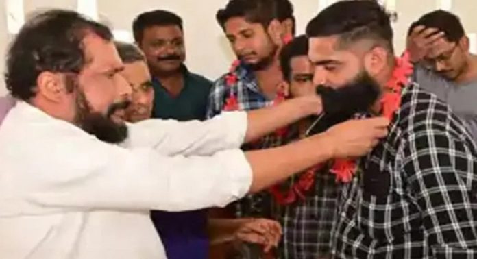 പത്തനംതിട്ടയില് പുതുതായി സിപിഎമ്മില് ചേര്ന്നതില് റൗഡിയും ക്രിമിനലുകളും പത്തനംതിട്ടയില് പുതുതായി സിപിഎമ്മില് ചേര്ന്നതില് റൗഡിയും ക്രിമിനലുകളും
