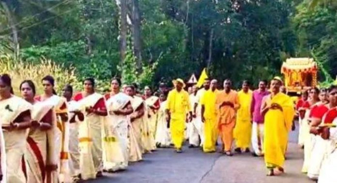 ശിവഗിരി തീർത്ഥാടന യാത്രയ്ക്ക് സ്വീകരണം നൽകി ശിവഗിരി തീർത്ഥാടന യാത്രയ്ക്ക് സ്വീകരണം നൽകി