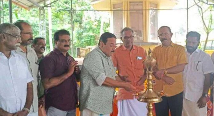എസ്.എൻ.ഡി. പി യോഗം പന്തളം യൂണിയന്റെ നേതൃത്വത്തിൽ വൃശ്ചിക മഹോത്സവവും ആരോഗ്യ ബോധവത്കരണ ക്യാമ്പും സംഘടിപ്പിച്ചു എസ്.എൻ.ഡി. പി യോഗം പന്തളം യൂണിയന്റെ നേതൃത്വത്തിൽ വൃശ്ചിക മഹോത്സവവും ആരോഗ്യ ബോധവത്കരണ ക്യാമ്പും സംഘടിപ്പിച്ചു