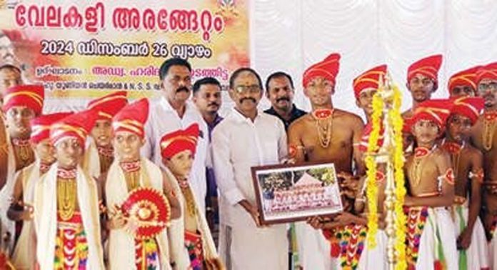 കൈപ്പട്ടൂർ ഇണ്ടിളയപ്പൻ ക്ഷേത്രത്തിലെ ഉത്സവം സമാപിച്ചു കൈപ്പട്ടൂർ ഇണ്ടിളയപ്പൻ ക്ഷേത്രത്തിലെ ഉത്സവം സമാപിച്ചു