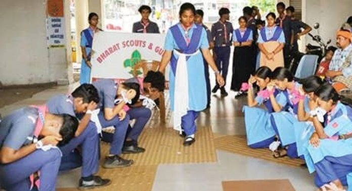 എൻ.എസ്.എസ്. ഹയർ സെക്കൻഡറി സ്കൂളിലെ സ്കൗട്സ് ആൻഡ് റേഞ്ചേഴ്സ് വിഭാഗം കുട്ടികൾ തെരുവുനാടകം സംഘടിപ്പിച്ചു എൻ.എസ്.എസ്. ഹയർ സെക്കൻഡറി സ്കൂളിലെ സ്കൗട്സ് ആൻഡ് റേഞ്ചേഴ്സ് വിഭാഗം കുട്ടികൾ തെരുവുനാടകം സംഘടിപ്പിച്ചു