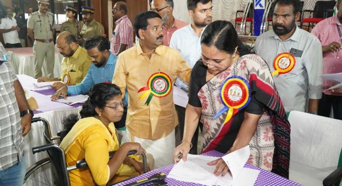 പരിമിതികളില് ‘തളാരാനനുവദിക്കാതെ’ മന്ത്രി വീണ ജോര്ജിന്റെ കരുതല് പരിമിതികളില് ‘തളാരാനനുവദിക്കാതെ’ മന്ത്രി വീണ ജോര്ജിന്റെ കരുതല്
