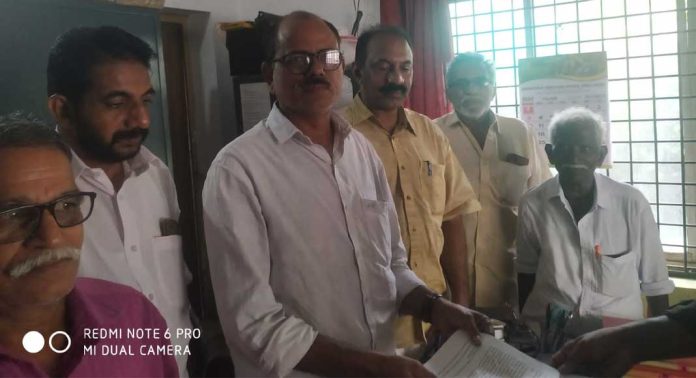 കർഷകരുടെ പ്രയാസങ്ങൾ എത്രയും വേഗം പരിഹരിക്കണമെന്ന് കർഷക കോൺഗ്രസ് അടൂർ നിയോജകമണ്ഡലം കമ്മിറ്റി കർഷകരുടെ പ്രയാസങ്ങൾ എത്രയും വേഗം പരിഹരിക്കണമെന്ന് കർഷക കോൺഗ്രസ് അടൂർ നിയോജകമണ്ഡലം കമ്മിറ്റി
