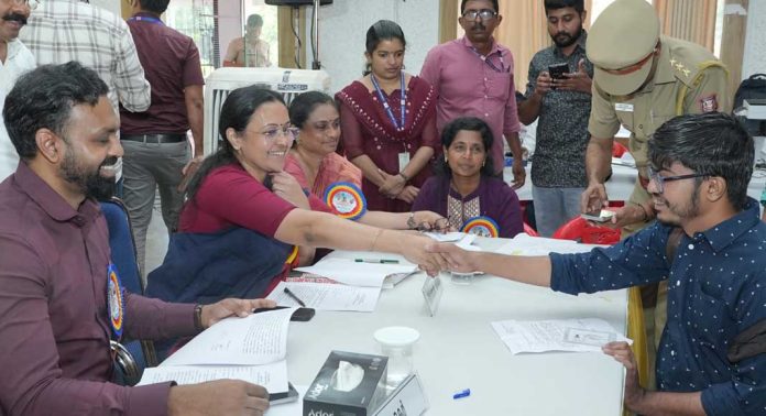 ഭിന്നശേഷിക്കാരുടെ ആനുകൂല്യങ്ങള് നിഷേധിച്ചാല് നടപടി-മന്ത്രി വീണാ ജോര്ജ് ഭിന്നശേഷിക്കാരുടെ ആനുകൂല്യങ്ങള് നിഷേധിച്ചാല് നടപടി-മന്ത്രി വീണാ ജോര്ജ്