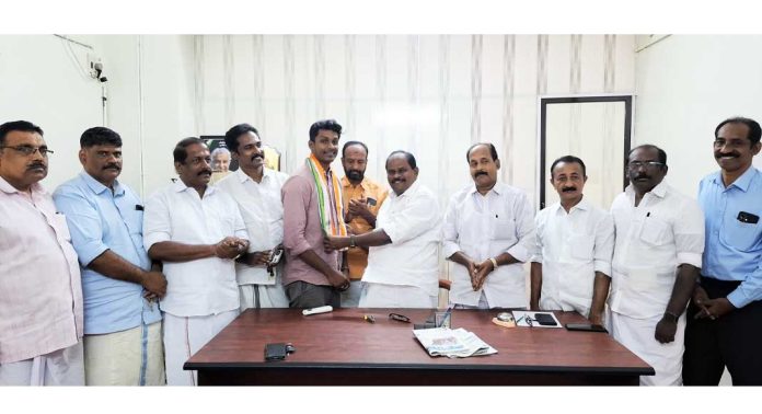കുസാറ്റ് യൂണിയന് ചെയര്മാന് കുര്യന് ബിജുവിന് സ്വീകരണം നല്കി കുസാറ്റ് യൂണിയന് ചെയര്മാന് കുര്യന് ബിജുവിന് സ്വീകരണം നല്കി