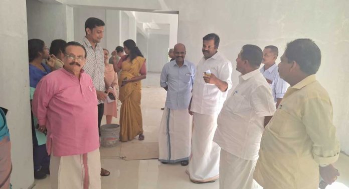ഏനാദിമംഗലം ഗ്രാമപഞ്ചായത്ത് ഓഫീസ് നിർമ്മാണ പ്രവർത്തിയുടെ പുരോഗതി അഡ്വ. കെ യു ജനീഷ് കുമാർ എം എൽ എ സന്ദർശിച്ചു വിലയിരുത്തി ഏനാദിമംഗലം ഗ്രാമപഞ്ചായത്ത് ഓഫീസ് നിർമ്മാണ പ്രവർത്തിയുടെ പുരോഗതി അഡ്വ. കെ യു ജനീഷ് കുമാർ എം എൽ എ സന്ദർശിച്ചു വിലയിരുത്തി