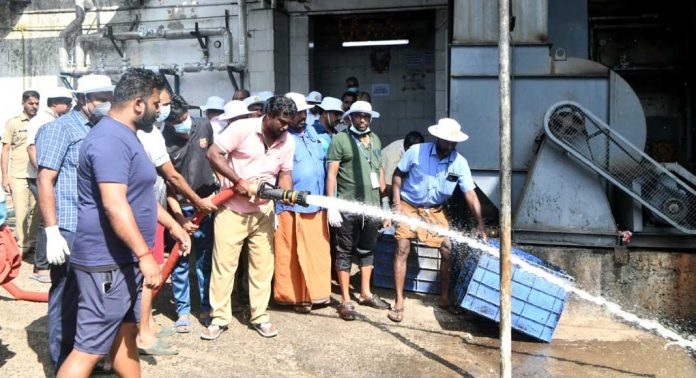 അപ്പാച്ചിമേട് മുതൽ സന്നിധാനം വരെ ശുചീകരണ പ്രവർത്തനങ്ങൾ നടന്നു അപ്പാച്ചിമേട് മുതൽ സന്നിധാനം വരെ ശുചീകരണ പ്രവർത്തനങ്ങൾ നടന്നു