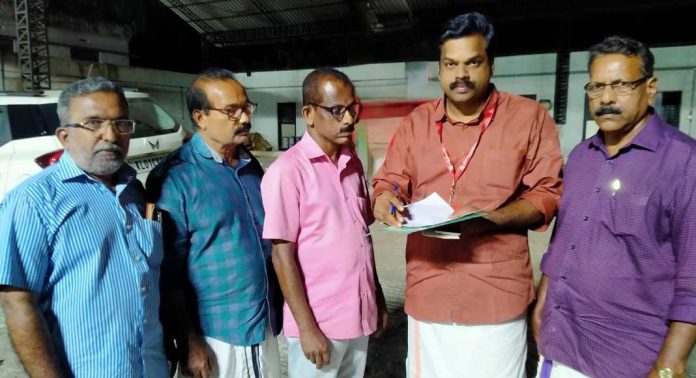എൽഐസി ഏജൻസ് ഓർഗനൈസേഷൻ ഓഫ് ഇന്ത്യ പത്തനംതിട്ട ബ്രാഞ്ചിന്റെ സിഗ്നേച്ചർ ക്യാമ്പയിൻ ഉദ്ഘാടനം ചെയ്തു എൽഐസി ഏജൻസ് ഓർഗനൈസേഷൻ ഓഫ് ഇന്ത്യ പത്തനംതിട്ട ബ്രാഞ്ചിന്റെ സിഗ്നേച്ചർ ക്യാമ്പയിൻ ഉദ്ഘാടനം ചെയ്തു