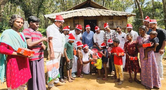 ക്രിസ്തുമസ് ദിനത്തിൽ കാടിൻ്റെ മക്കൾക്ക് സമ്മാനപൊതികളുമായി ദേശീയ അസംഘടിത തൊഴിലാളി കോൺഗ്രസ് ക്രിസ്തുമസ് ദിനത്തിൽ കാടിൻ്റെ മക്കൾക്ക് സമ്മാനപൊതികളുമായി ദേശീയ അസംഘടിത തൊഴിലാളി കോൺഗ്രസ്