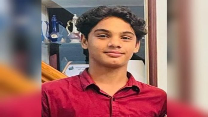 ട്രെയിൻ തട്ടി വിദ്യാർത്ഥി മരിച്ചു ട്രെയിൻ തട്ടി വിദ്യാർത്ഥി മരിച്ചു