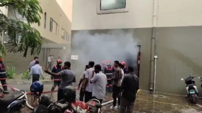 ടെക്നോപാര്ക്കിനുള്ളില് തീപിടുത്തം ; സംഭവം ടാറ്റ എലക്സി കമ്പനിക്കുള്ളില് ടെക്നോപാര്ക്കിനുള്ളില് തീപിടുത്തം ; സംഭവം ടാറ്റ എലക്സി കമ്പനിക്കുള്ളില്