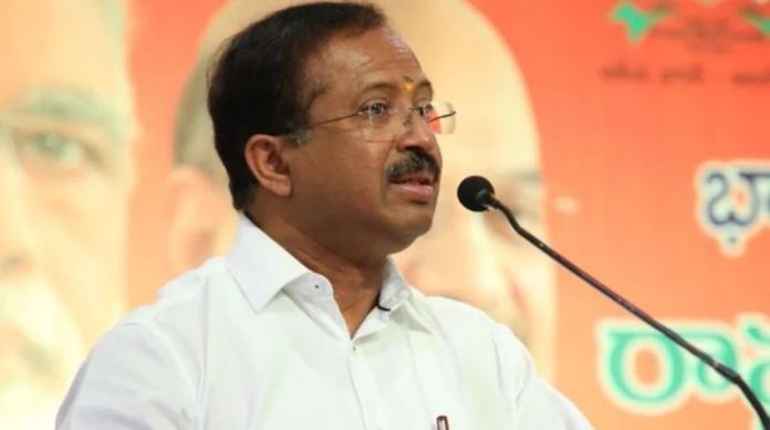 സനാതനധർമവിരുദ്ധ പ്രസ്താവന തിരുത്താത്ത മുഖ്യമന്ത്രി ഹിന്ദുസമൂഹത്തെ വെല്ലുവിളിക്കുന്നു : വി.മുരളീധരൻ സനാതനധർമവിരുദ്ധ പ്രസ്താവന തിരുത്താത്ത മുഖ്യമന്ത്രി ഹിന്ദുസമൂഹത്തെ വെല്ലുവിളിക്കുന്നു : വി.മുരളീധരൻ