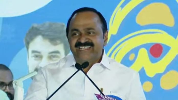സ്കൂൾ കലോത്സവം നമ്മുടെ അഭിമാനം : വി ഡി സതീശൻ ; കലാമാമാങ്കത്തിന് കൊടിയിറങ്ങി സ്കൂൾ കലോത്സവം നമ്മുടെ അഭിമാനം : വി ഡി സതീശൻ ; കലാമാമാങ്കത്തിന് കൊടിയിറങ്ങി