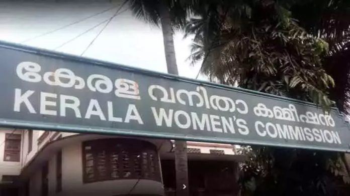 ദമ്പതികൾക്കിടയിലെ പ്രശ്നങ്ങൾ കുട്ടികളിൽ മാനസിക സംഘർഷം സൃഷ്ടിക്കുന്നു : വനിതാ കമ്മീഷൻ ദമ്പതികൾക്കിടയിലെ പ്രശ്നങ്ങൾ കുട്ടികളിൽ മാനസിക സംഘർഷം സൃഷ്ടിക്കുന്നു : വനിതാ കമ്മീഷൻ