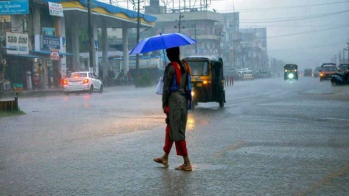 ചക്രവാതച്ചുഴി ; സംസ്ഥാനത്ത് ശക്തമായ മഴയ്ക്ക് സാധ്യത ; മൂന്ന് ജില്ലകളില് യെല്ലോ അലര്ട്ട് ചക്രവാതച്ചുഴി ; സംസ്ഥാനത്ത് ശക്തമായ മഴയ്ക്ക് സാധ്യത ; മൂന്ന് ജില്ലകളില് യെല്ലോ അലര്ട്ട്