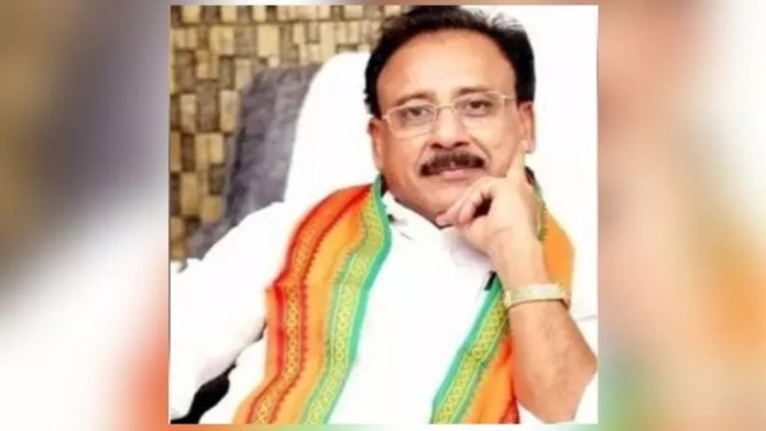 പ്രായപൂർത്തിയാകാത്ത പെൺകുട്ടിയെ പീഡിപ്പിച്ചെന്ന കേസ് : ബി.ജെ.പി നേതാവ് എം.എസ് ഷാ പിടിയിൽ പ്രായപൂർത്തിയാകാത്ത പെൺകുട്ടിയെ പീഡിപ്പിച്ചെന്ന കേസ് : ബി.ജെ.പി നേതാവ് എം.എസ് ഷാ പിടിയിൽ
