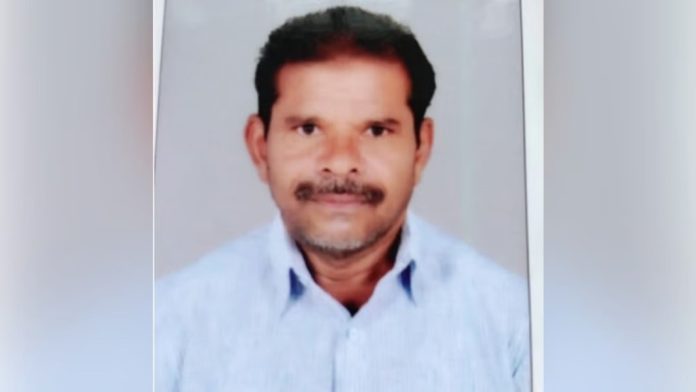 തേനിച്ചയുടെ ആക്രമണത്തില് നിന്നും രക്ഷപെടാന് കനാലില് ചാടി ; കര്ഷകന് ഒഴുക്കില്പെട്ട് മരിച്ചു തേനിച്ചയുടെ ആക്രമണത്തില് നിന്നും രക്ഷപെടാന് കനാലില് ചാടി ; കര്ഷകന് ഒഴുക്കില്പെട്ട് മരിച്ചു