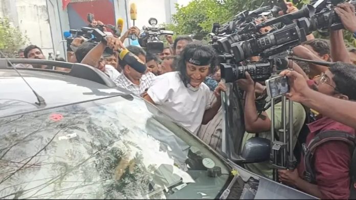 കോടതിയെ ധിക്കരിച്ചിട്ടില്ല, ബഹുമാനം മാത്രമാണുള്ളത്, ഒരാളെയും വിഷമിപ്പിക്കാൻ ഉദ്ദേശിച്ചിട്ടില്ല ഏതെങ്കിലും തരത്തിൽ വേദനിച്ചിട്ടുണ്ടെങ്കിൽ മാപ്പു ചോദിക്കുന്നു : ബോബി ചെമ്മണ്ണൂർ കോടതിയെ ധിക്കരിച്ചിട്ടില്ല, ബഹുമാനം മാത്രമാണുള്ളത്, ഒരാളെയും വിഷമിപ്പിക്കാൻ ഉദ്ദേശിച്ചിട്ടില്ല ഏതെങ്കിലും തരത്തിൽ വേദനിച്ചിട്ടുണ്ടെങ്കിൽ മാപ്പു ചോദിക്കുന്നു : ബോബി ചെമ്മണ്ണൂർ