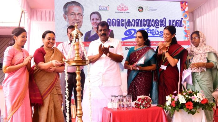 ഭക്ഷ്യ സുരക്ഷയില് വീഴ്ച വരുത്തുന്നവര്ക്കെതിരെ മുഖം നോക്കാതെ നടപടി : മന്ത്രി വീണാ ജോര്ജ് ഭക്ഷ്യ സുരക്ഷയില് വീഴ്ച വരുത്തുന്നവര്ക്കെതിരെ മുഖം നോക്കാതെ നടപടി : മന്ത്രി വീണാ ജോര്ജ്