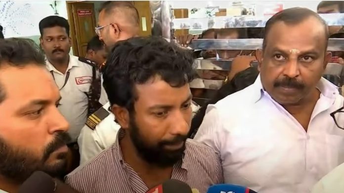 ക്ഷതങ്ങളോ മുറിവുകളോ ഇല്ല, വേട്ടയാടിയവര്ക്കെതിരെ നിയമ നടപടിയെന്ന് ഗോപന് സ്വാമിയുടെ മകന് ക്ഷതങ്ങളോ മുറിവുകളോ ഇല്ല, വേട്ടയാടിയവര്ക്കെതിരെ നിയമ നടപടിയെന്ന് ഗോപന് സ്വാമിയുടെ മകന്