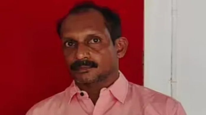 ബസിനുള്ളിൽ വച്ച് സ്കൂൾ വിദ്യാർത്ഥിനികളോട് ലൈംഗികാതിക്രമം ; 48കാരൻ അറസ്റ്റിൽ ബസിനുള്ളിൽ വച്ച് സ്കൂൾ വിദ്യാർത്ഥിനികളോട് ലൈംഗികാതിക്രമം ; 48കാരൻ അറസ്റ്റിൽ