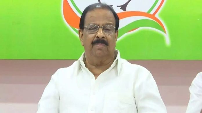 താഴെത്തട്ടിലെ നേതാക്കള് വരെ സമൂഹമാധ്യമത്തില് സജീവമാകണം ; സജീവമല്ലാത്ത ഭാരവാഹികളുടെ പേരുവിവരങ്ങള് കൈമാറാന് നിര്ദേശം ; മാര്ഗരേഖയുമായി കെപിസിസി താഴെത്തട്ടിലെ നേതാക്കള് വരെ സമൂഹമാധ്യമത്തില് സജീവമാകണം ; സജീവമല്ലാത്ത ഭാരവാഹികളുടെ പേരുവിവരങ്ങള് കൈമാറാന് നിര്ദേശം ; മാര്ഗരേഖയുമായി കെപിസിസി