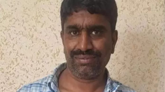 സ്കൂൾ വിദ്യാർഥിനികളോട് ലൈംഗികാതിക്രമം ; അധ്യാപകൻ അറസ്റ്റിൽ സ്കൂൾ വിദ്യാർഥിനികളോട് ലൈംഗികാതിക്രമം ; അധ്യാപകൻ അറസ്റ്റിൽ